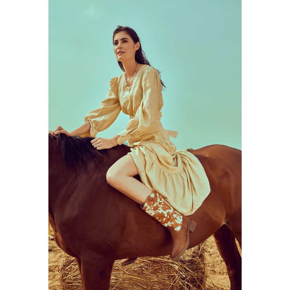 NEW MYRA HAIR ON LEATHER POINTY BEIGE COWBOY BOOTS cowhide/fur - Picture 7 of 7